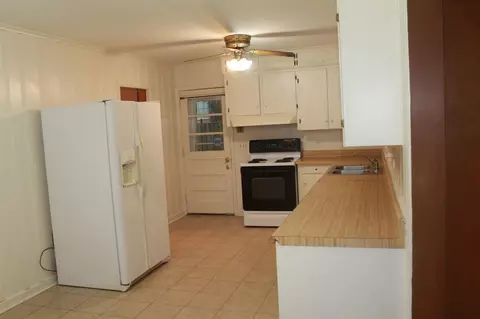 425 E Dinkins St, Canton, MS 39046 photo 8