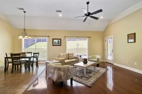 320 Fairview Dr, Brandon, MS 39047 photo 2