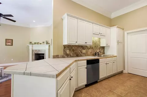 320 Fairview Dr, Brandon, MS 39047 photo 5