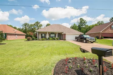 426 Hillandale Dr, Jackson, MS 39212 photo 2