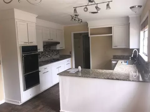 5516 Marblehead Dr, Jackson, MS 39211 photo 2