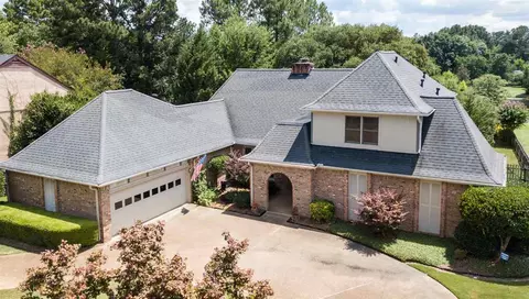 1033 Northpointe Dr, Jackson, MS 39211 photo 1