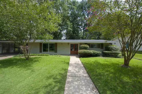 955 Briarwood Dr, Jackson, MS 39211 photo 1