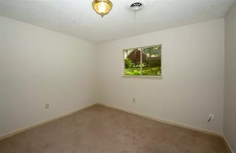 955 Briarwood Dr, Jackson, MS 39211 photo 15