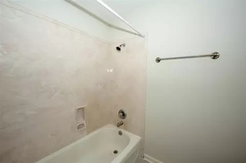 955 Briarwood Dr, Jackson, MS 39211 photo 11