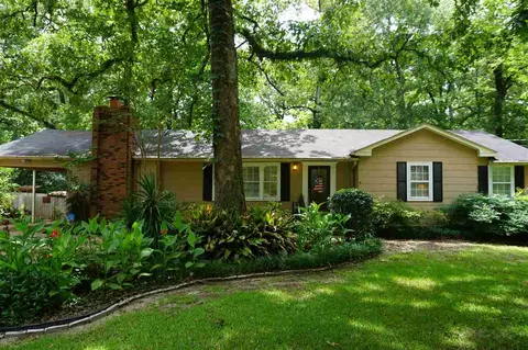 209 Lakeview Dr, Clinton, MS 39056 photo 1