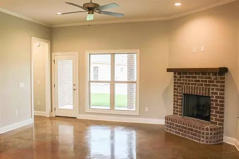 305 Somerset Dr, Florence, MS 39073 photo 3
