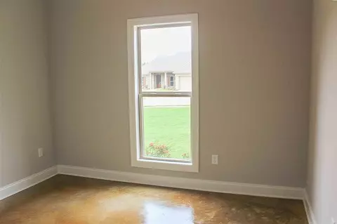 307 Somerset Dr, Florence, MS 39073 photo 4