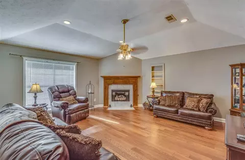 358 Alliston Dr, Florence, MS 39073 photo 10
