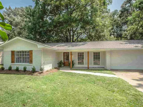 908 Kent Dr, Clinton, MS 39056 photo 1