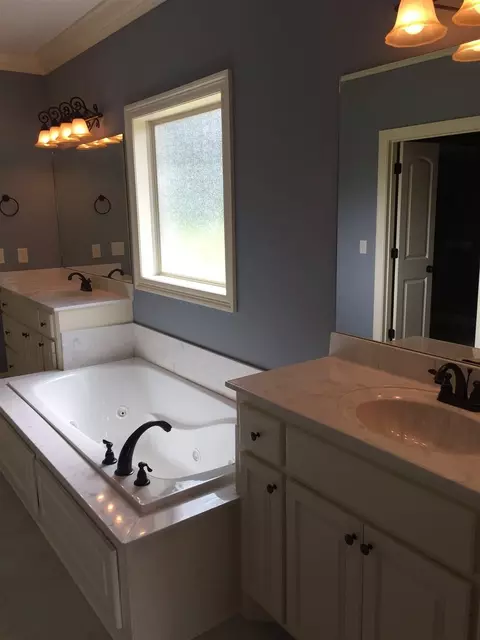 111 Ashley Park Dr, Byram, MS 39272 photo 9