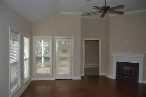 110 Courtyards Dr, Pearl, MS 39208 photo 2