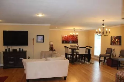 6088 Waverly Dr, Jackson, MS 39206 photo 3