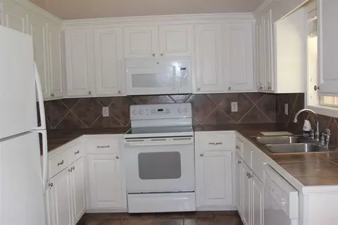 410 Pinebrook Cir, Brandon, MS 39047 photo 7
