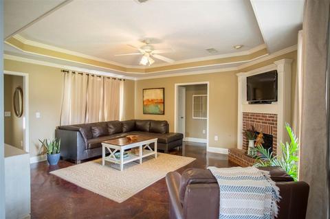 106 Creekside Dr, Canton, MS 39046 photo 4