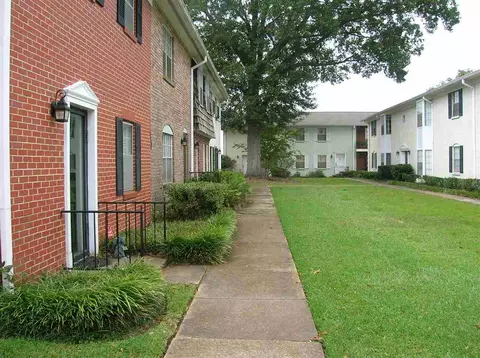 5025 Wayneland Dr #E1, Jackson, MS 39211 photo 2