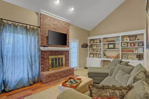 5116 Pine Point Dr, Jackson, MS 39211 photo 3