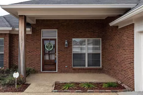 609 Shea Cv, Brandon, MS 39047 photo 2