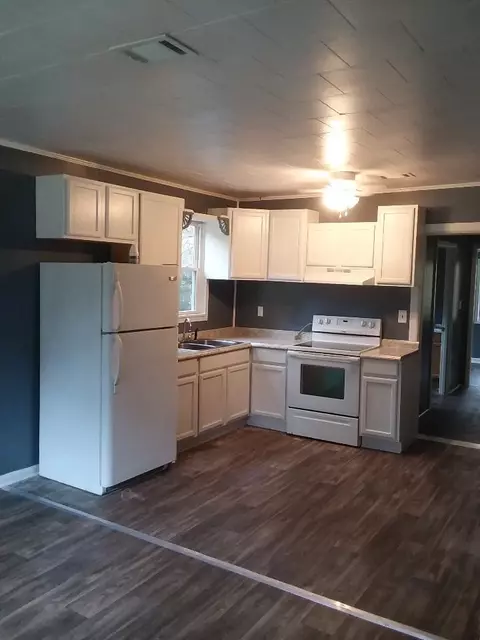 310 E Dewey Camp Rd, Florence, MS 39073 photo 2