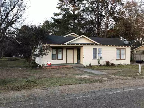 312 E Fourth St, Forest, MS 39074 photo 1