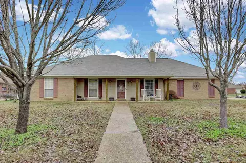 211 Oakbrook Dr, Brandon, MS 39047 photo 1
