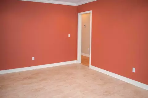 111 Maywood Cir, Jackson, MS 39211 photo 4