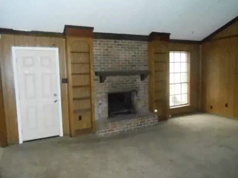 116 Sharon Hills Dr, Jackson, MS 39212 photo 2