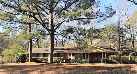 1055 Briarfield Rd, Jackson, MS 39211 photo 1