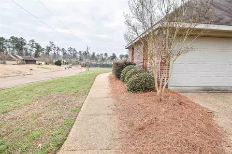 513 Glensview Dr, Brandon, MS 39047 photo 4