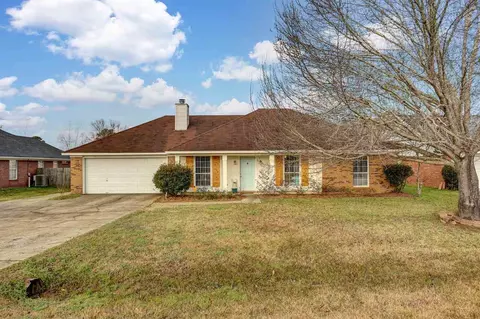 108 Peach Tree Ln, Brandon, MS 39047 photo 1