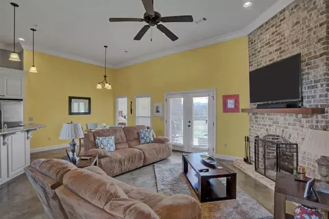 151 Rhodes Ln, Canton, MS 39046 photo 5