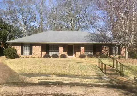 55 Woodridge Pl, Jackson, MS 39211 photo 1