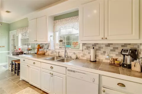 1036 Wakefield Pl, Brandon, MS 39047 photo 3