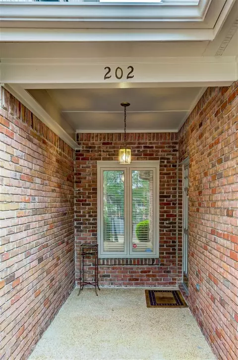 202 Meadow Knoll Dr, Jackson, MS 39211 photo 4