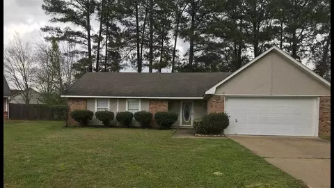 14 Riverview Dr, Byram, MS 39272 photo 1