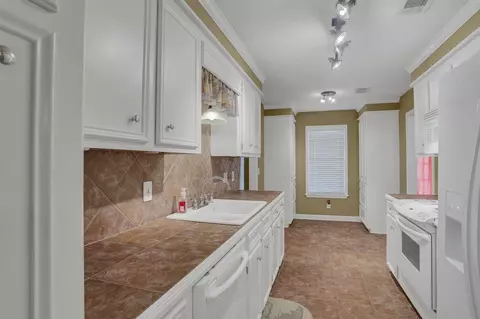 509 Roxbury Pl, Florence, MS 39073 photo 11