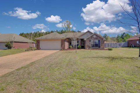 509 Roxbury Pl, Florence, MS 39073 photo 2