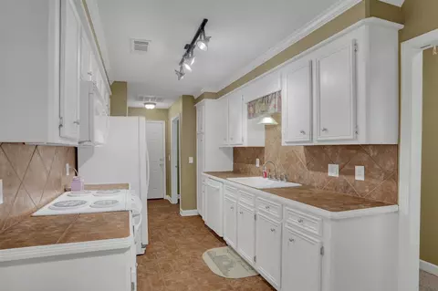 509 Roxbury Pl, Florence, MS 39073 photo 9
