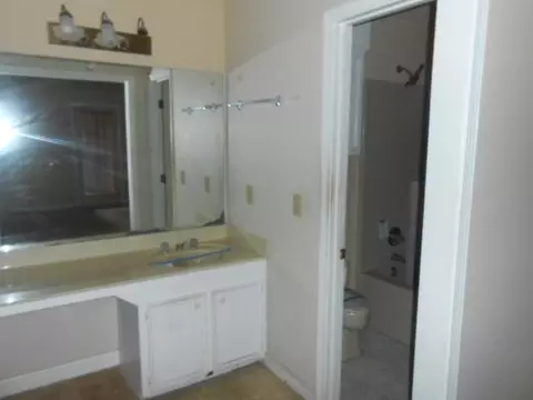 7 River Oaks Pl, Jackson, MS 39211 photo 8