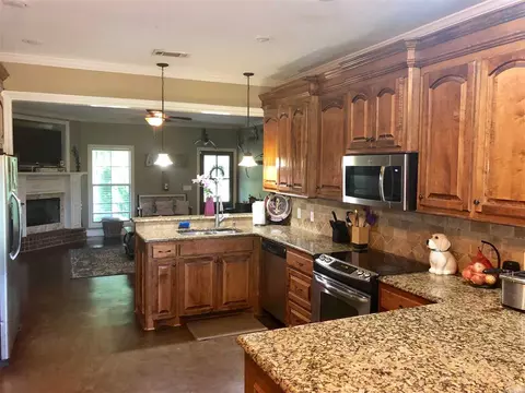 135 Allen Rd, Magee, MS 39111 photo 3
