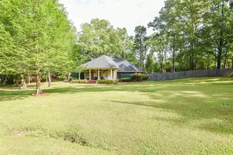 460 Powell Cv, Byram, MS 39272 photo 2