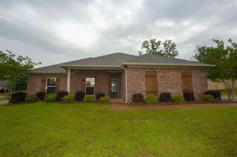 248 E Pinebrook Dr, Brandon, MS 39047 photo 1