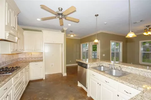 248 E Pinebrook Dr, Brandon, MS 39047 photo 12