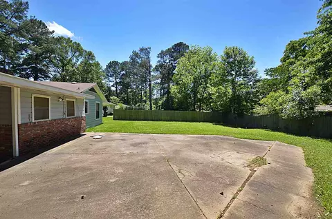 5826 Kinder Dr, Jackson, MS 39211 photo 2