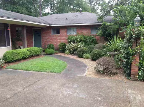 1031 Briarfield Rd, Jackson, MS 39211 photo 3