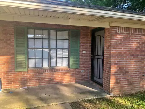 2105 Raymond Dr #A AND B, Jackson, MS 39212 photo 3