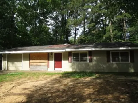 2929 Charleston Dr, Jackson, MS 39212 photo 1
