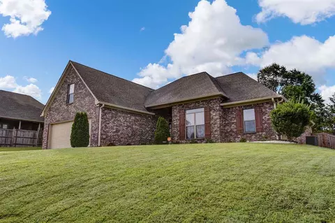 140 Marion Dr, Clinton, MS 39056 photo 2