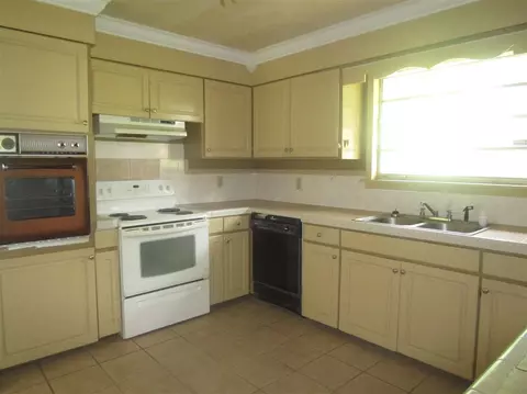 1152 Corinth St, Jackson, MS 39209 photo 3