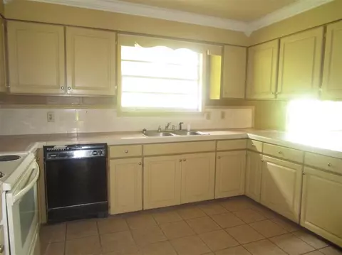 1152 Corinth St, Jackson, MS 39209 photo 4